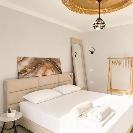 Premium 5-rooms L 4 Bathrooms L Center Apartamento Tirana